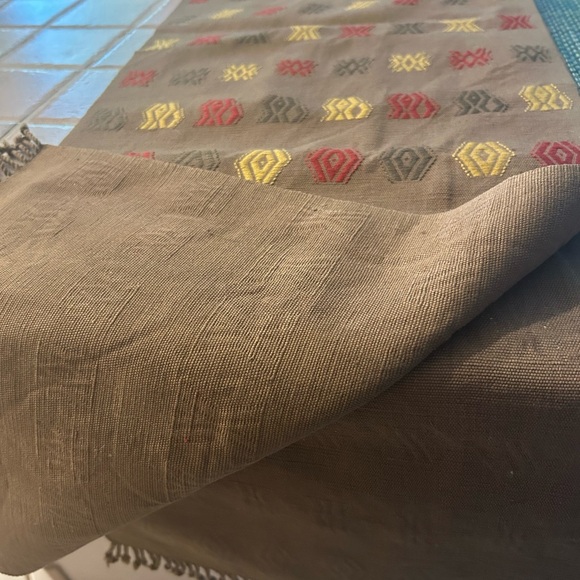 Table Runner - Picture 4 of 4